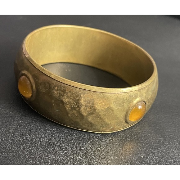 Source Unknown Jewelry - Vintage Hammered Brass Bangle Bracelet Faux Amber Cabochon Boho Wide 2.75" Dia
